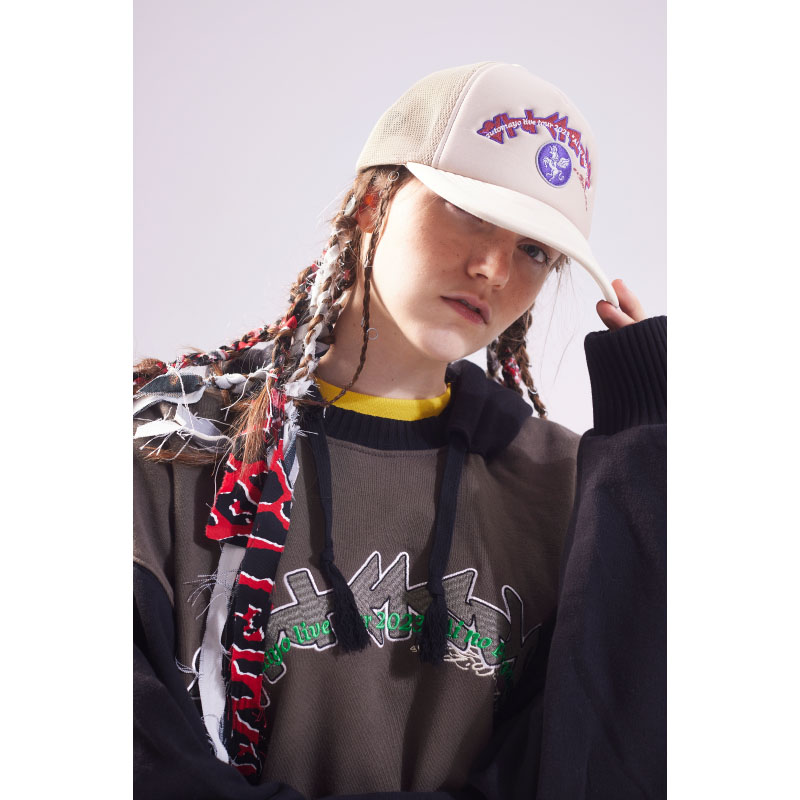 Vintage Hoodie (Black) - ZUTOMAYO MART