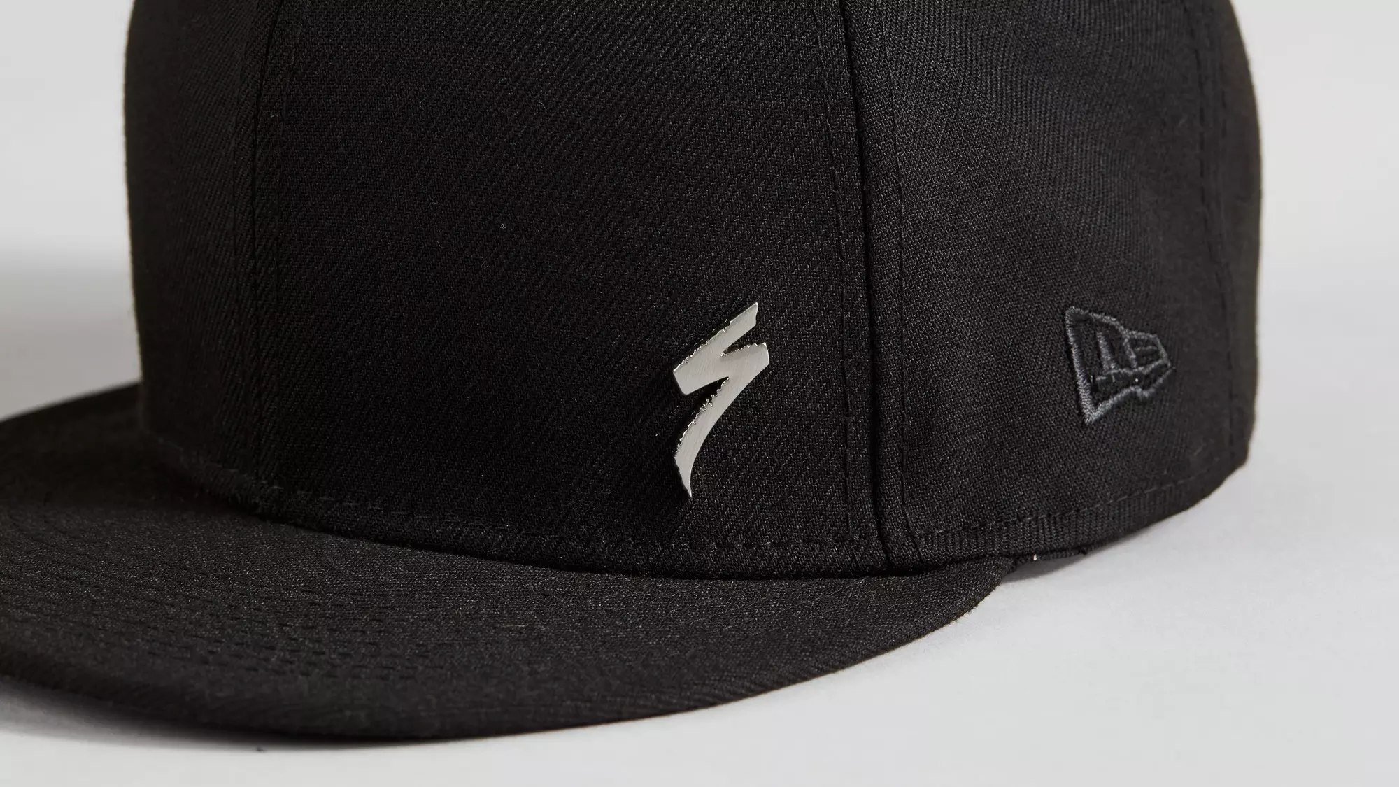 Boné New Era Metal 9Fifty Snapback