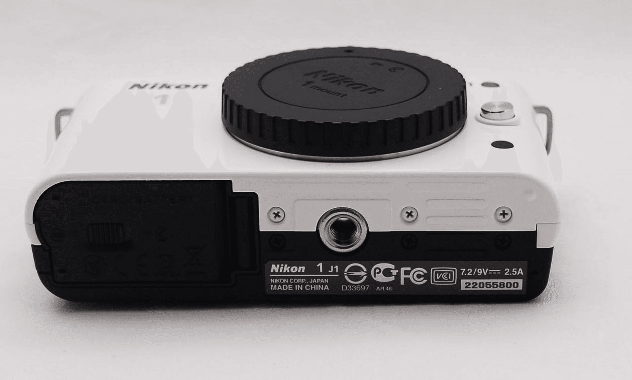 Nikon 1 J1 ホワイト 標準ズームレンズキット｜GetGadgetGot