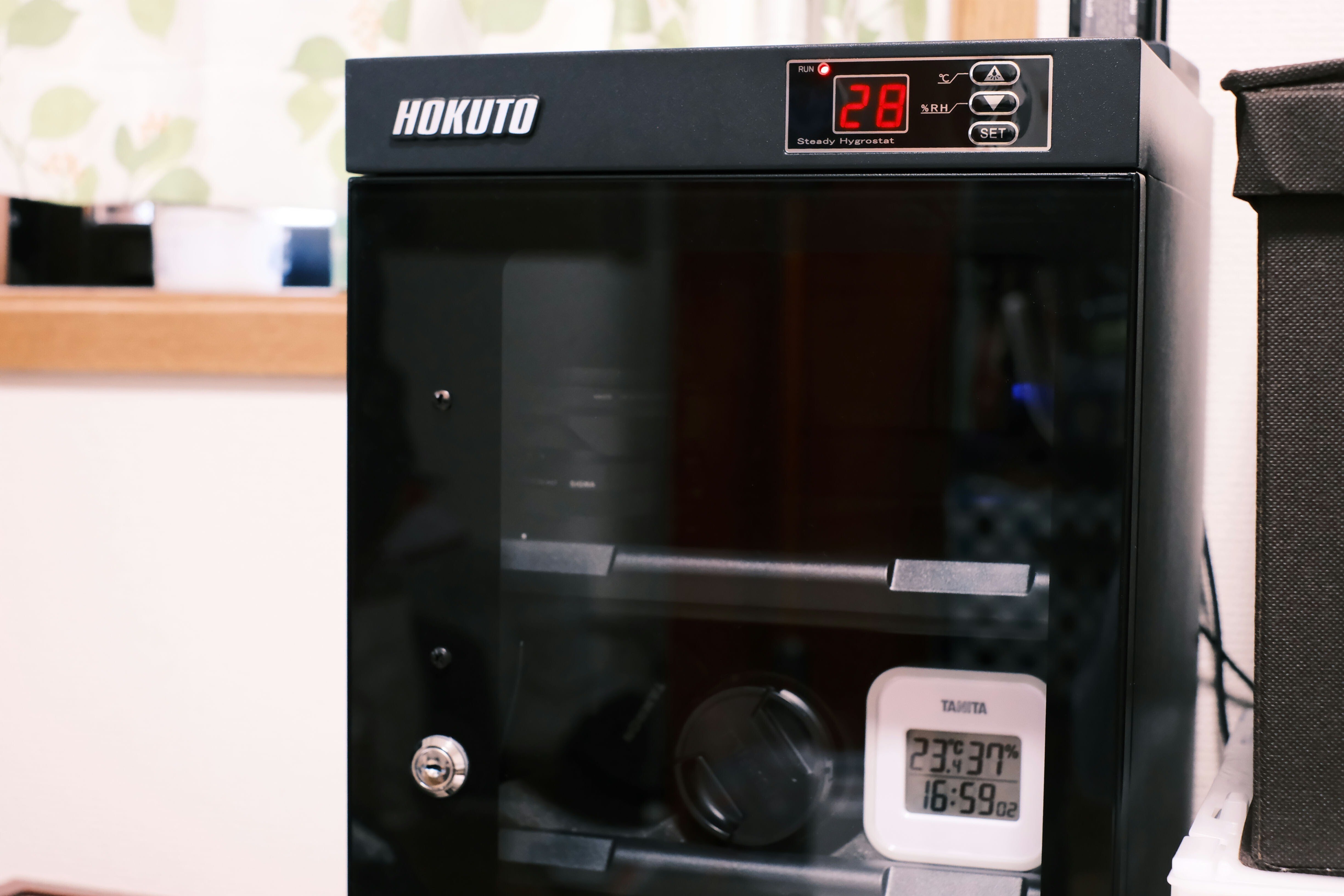 HOKUTO 防湿庫 HP-38EXレビューちょっと欠点あるけど安いから許せる