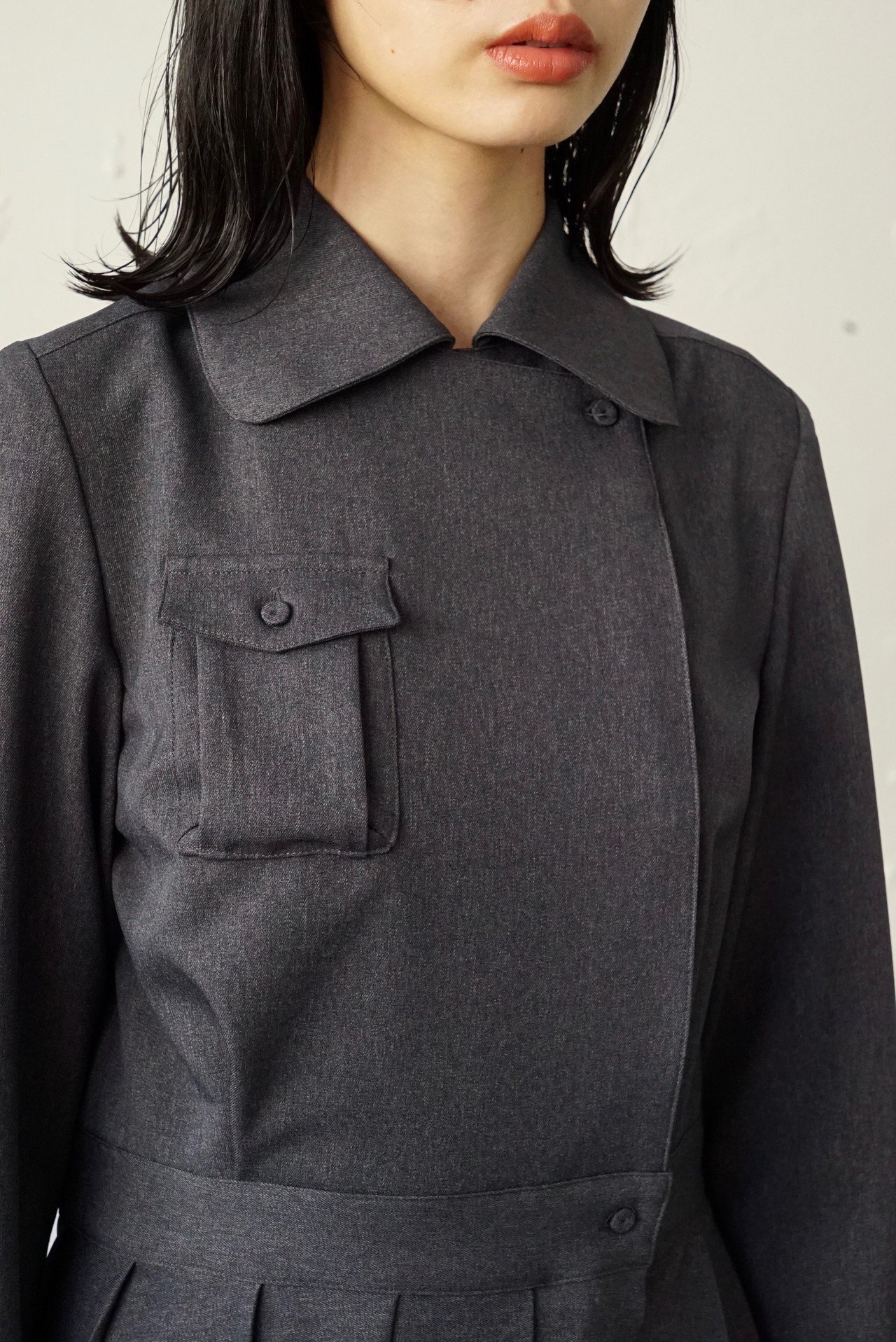 本日21:00~販売開始】襟とタックが主役の服|primitive tuck uniform