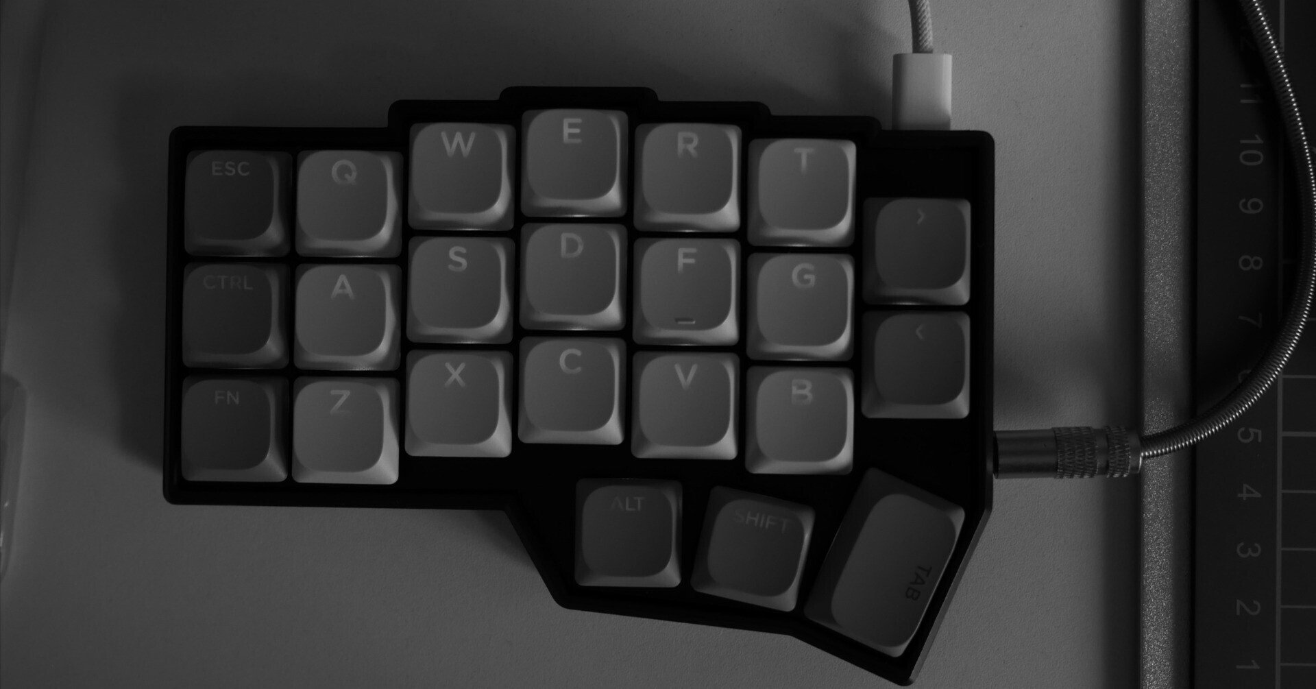3ヶ月使用】Corne V4 Chocolateを使用して気づいたこと｜Arctech