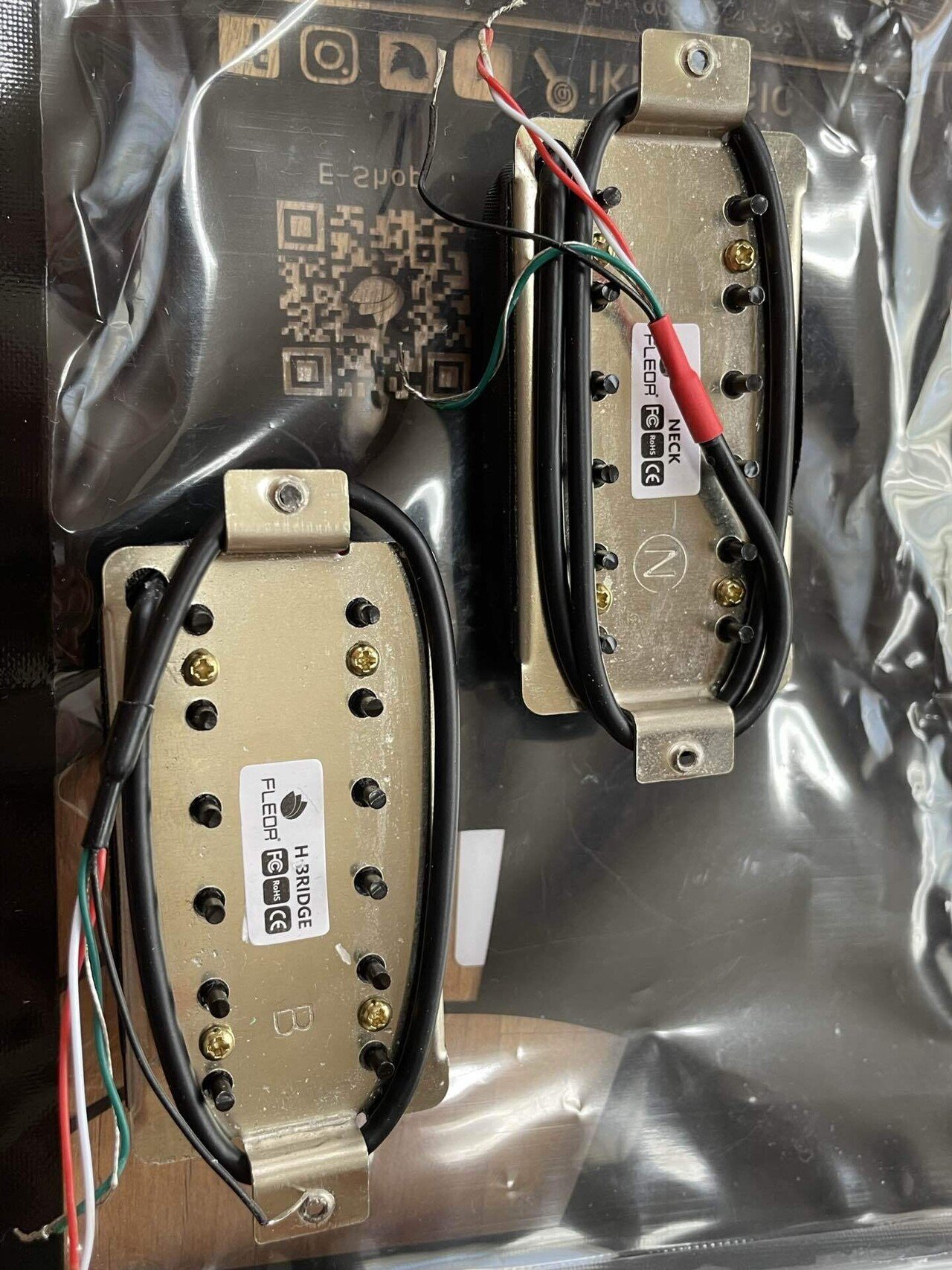 HexGuitars N400 ルミンレイ ダイレクトスイッチ,PU交換等改造有
