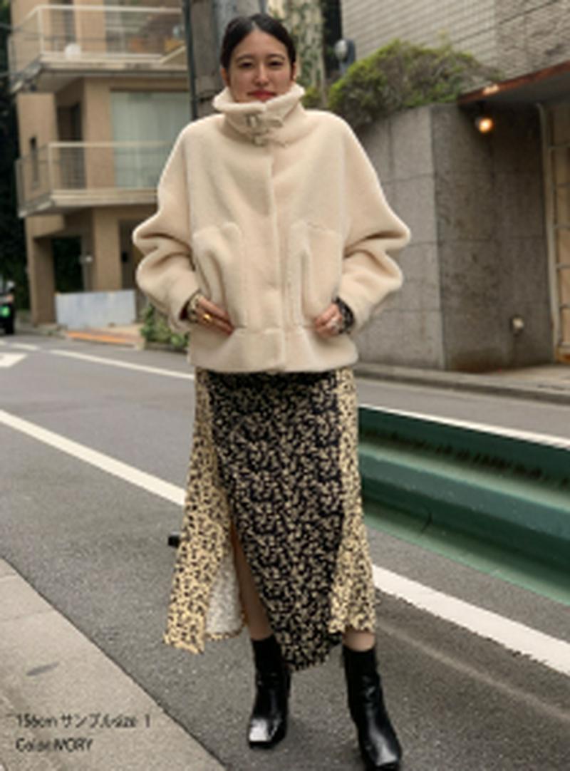 STUNNING LURE(スタニングルアー)の「エコムートンショートジャケット