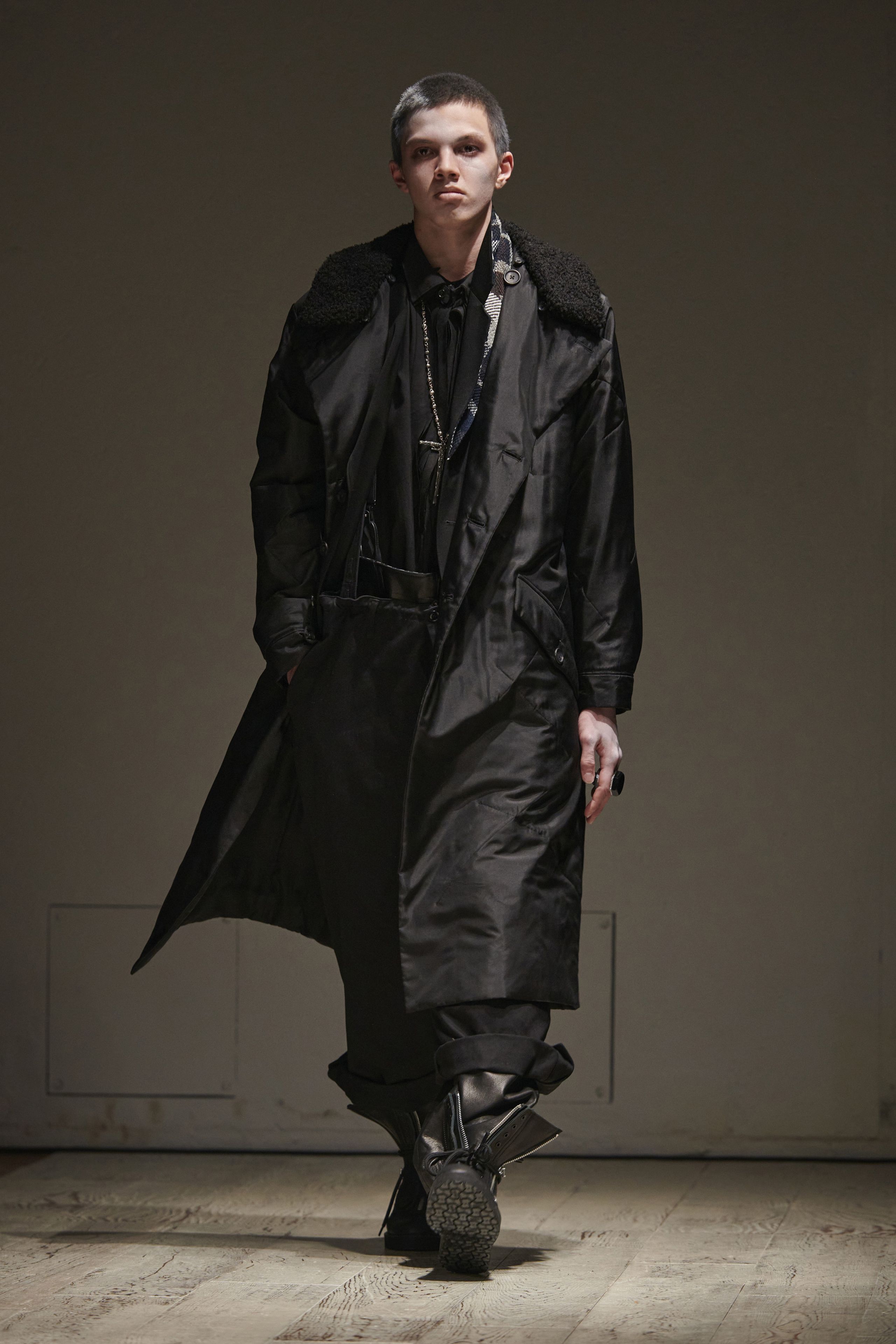 Yohji Yamamoto Fall 2022 Menswear Fashion Show | Vogue
