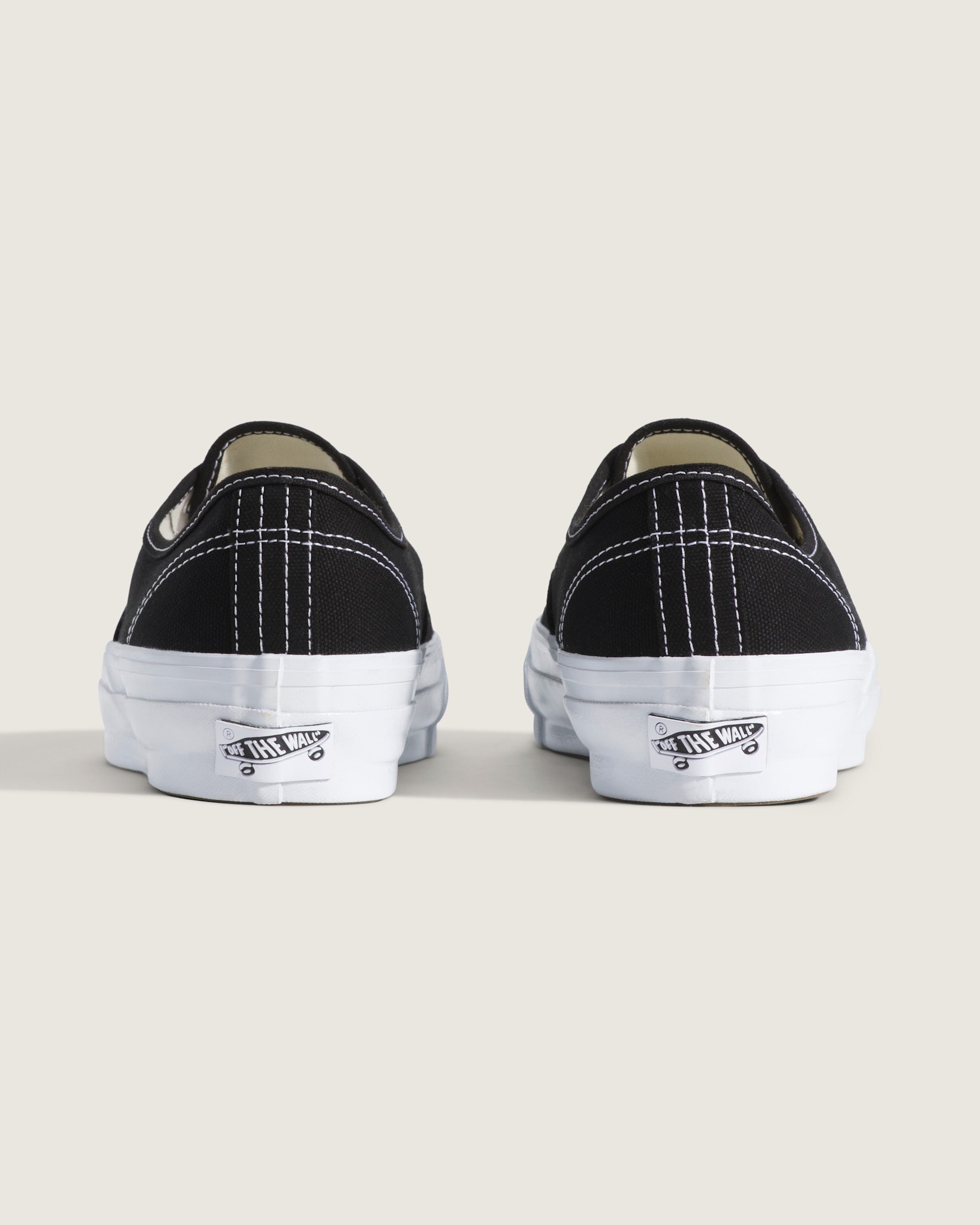 Premium Authentic Shoe in Black / White | Vans