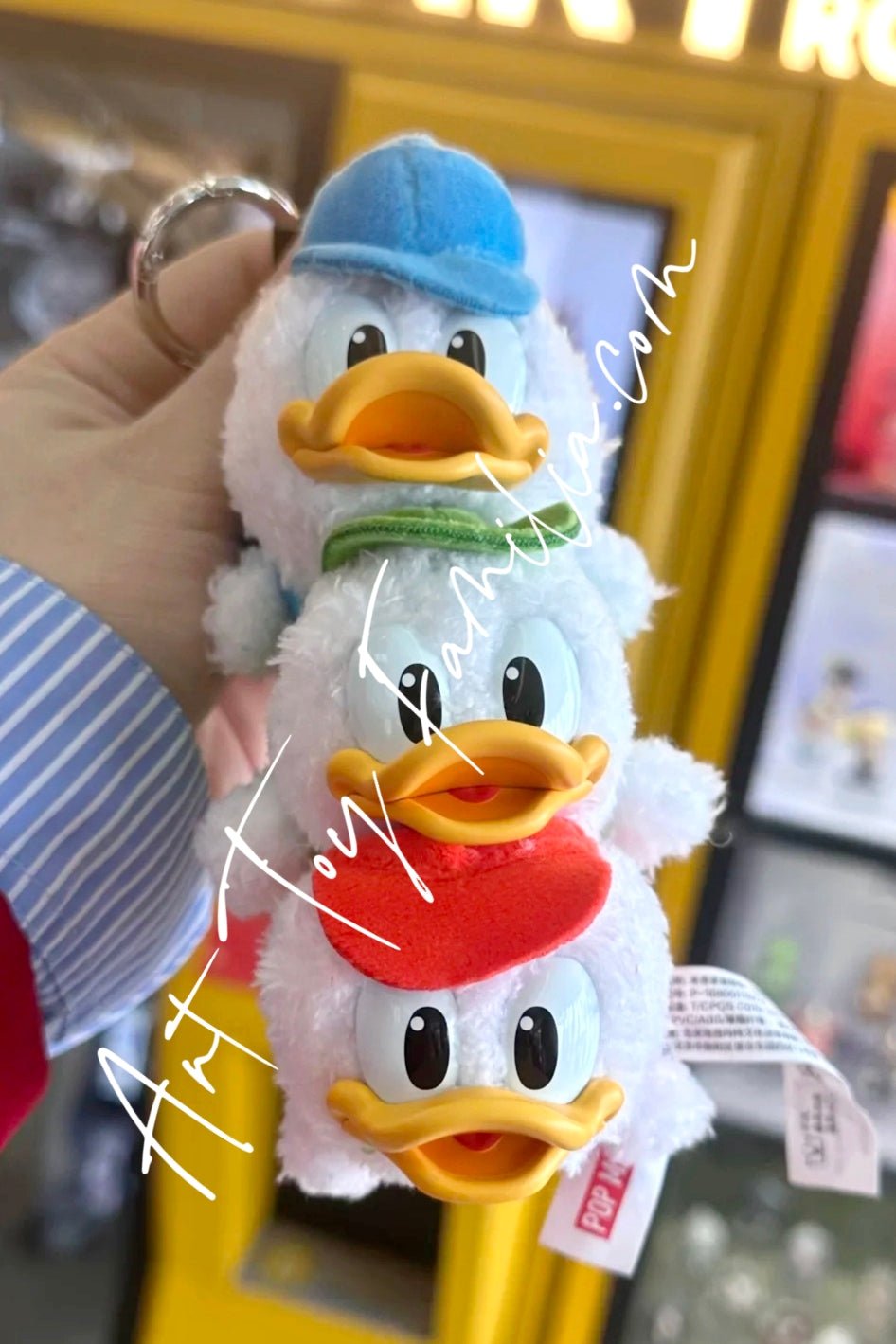 Mickey Family Cute Together KeyChain Series | POP MART – Art Toy