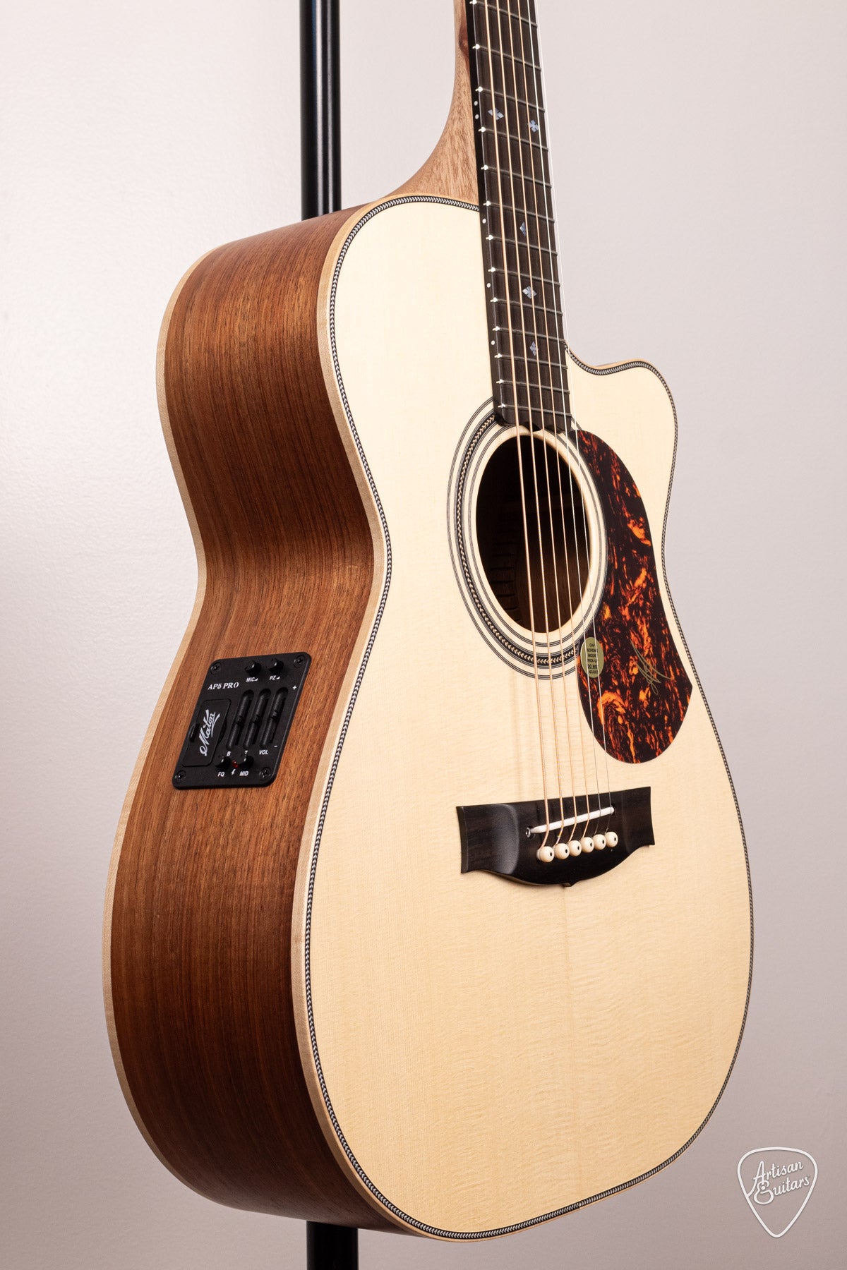 Maton Guitars EBG-808-C Artist Cutaway - 16827 - Artisan Guitars