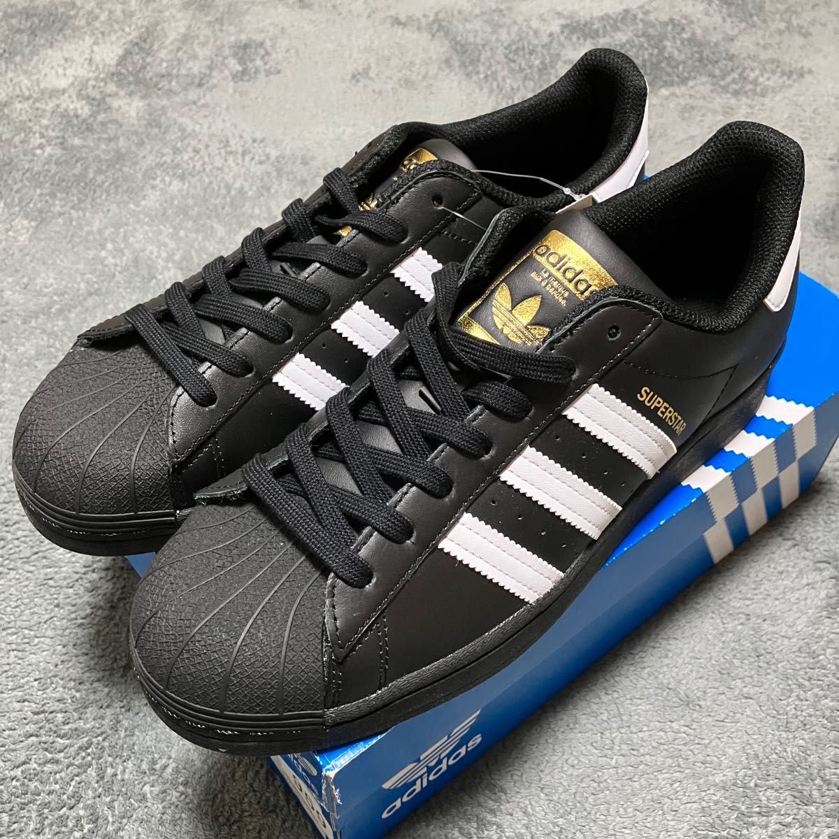 アディダス adidas SUPERSTAR スーパースター ブラック 金ベロ EG4959