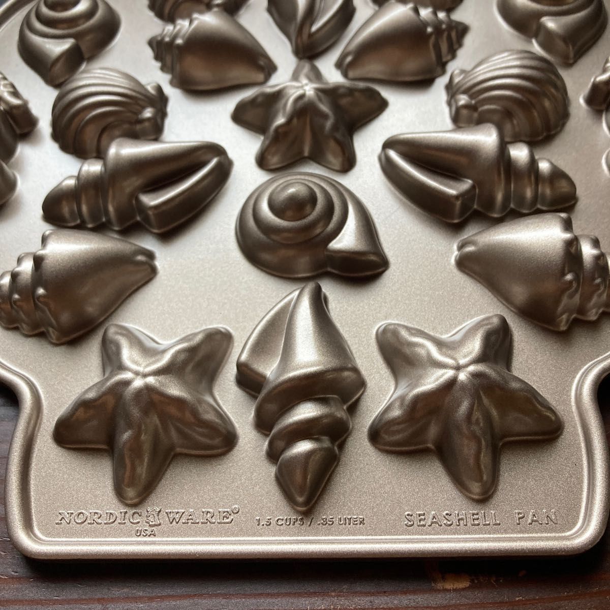 ノルディックウェア Nordic Ware シーシェルバイツパン 海の世界のミニ