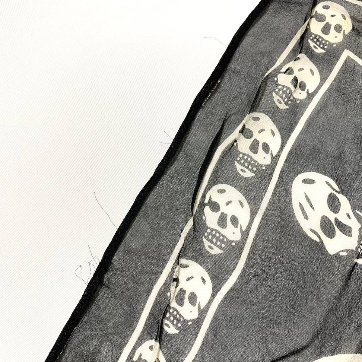 アレキサンダーマックイーン ALEXANDER McQUEEN スカル柄 大判 シルク