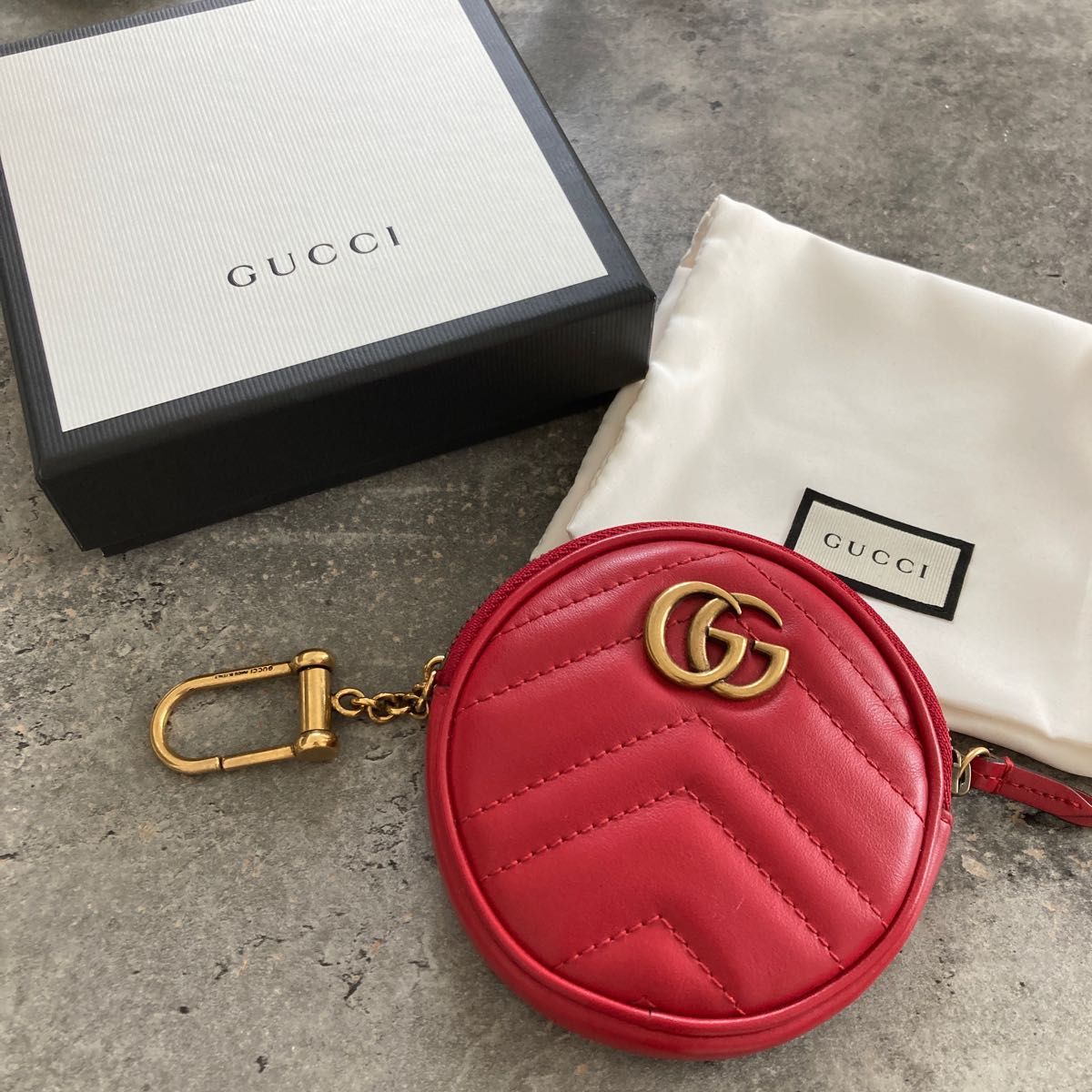 GUCCI グッチ コインケース キルティング 丸型 レッド キーリング GG