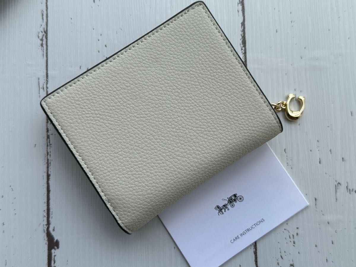 新品・未使用】COACHコーチ二つ折り財布お猫ホワイト可愛い｜Yahoo