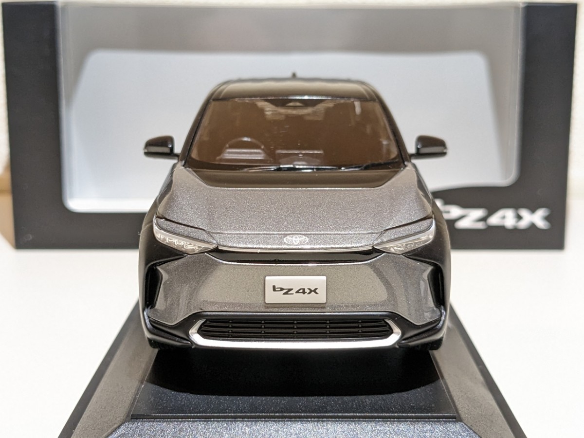 トヨタ bZ4X カラーサンプルミニカー ブラック×メタル｜Yahoo!フリマ