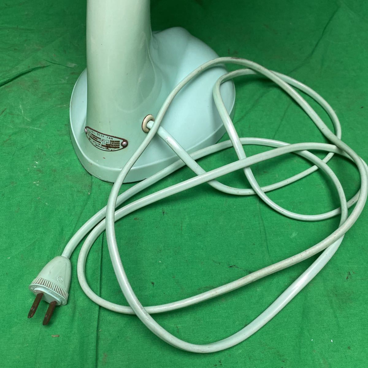 z302 昭和レトロ 日立扇風機 金属ボディ HITACHI A C DESK FAN M-6036B