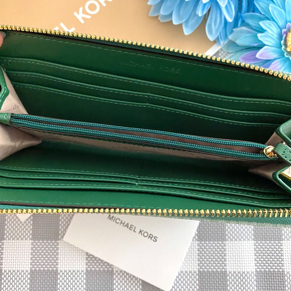 新品】MICHAEL KORS グリーン シグネチャー レザー 長財布｜Yahoo