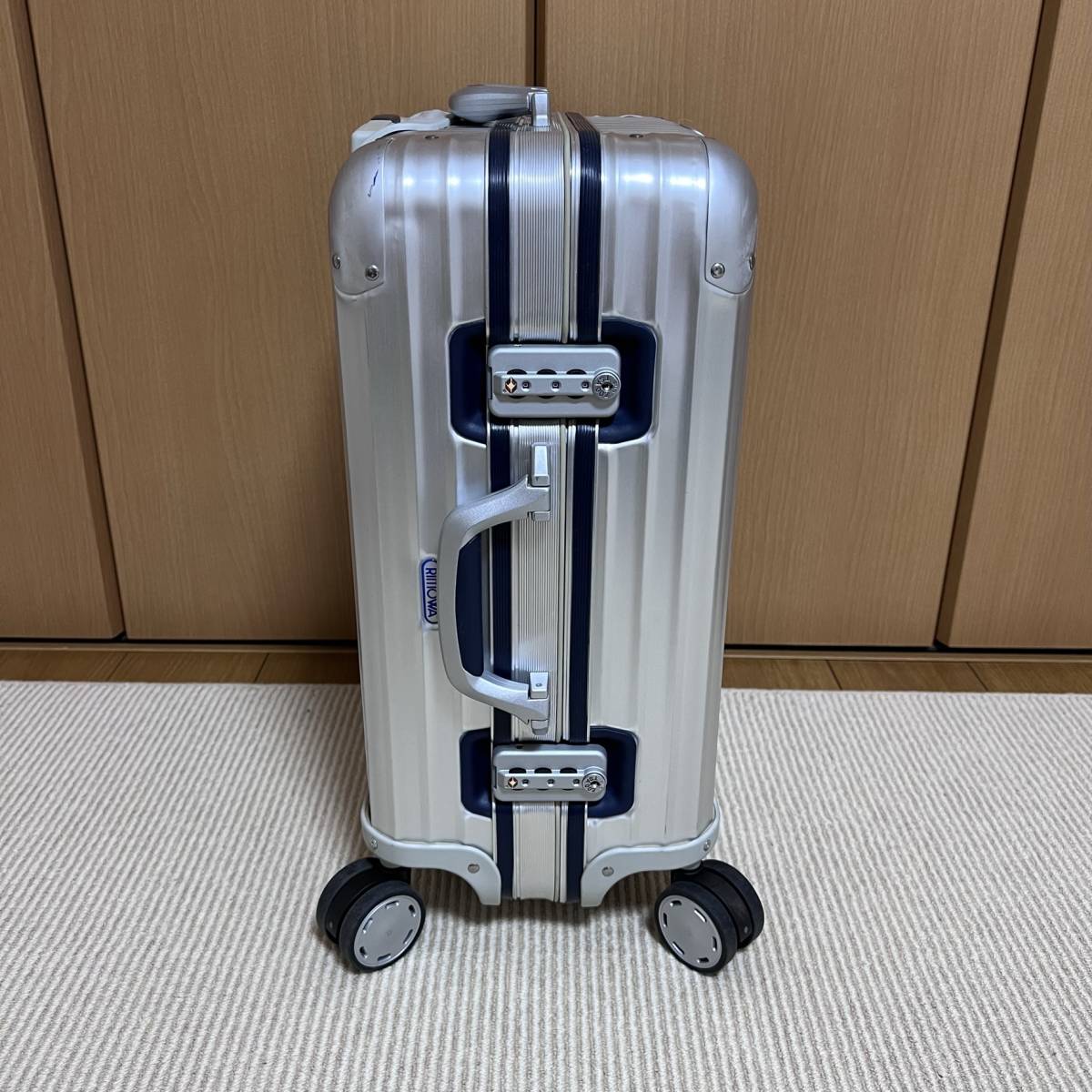 廃版希少 人気 青ロゴ リモワ シルバーインテグラル 48L 4輪｜Yahoo