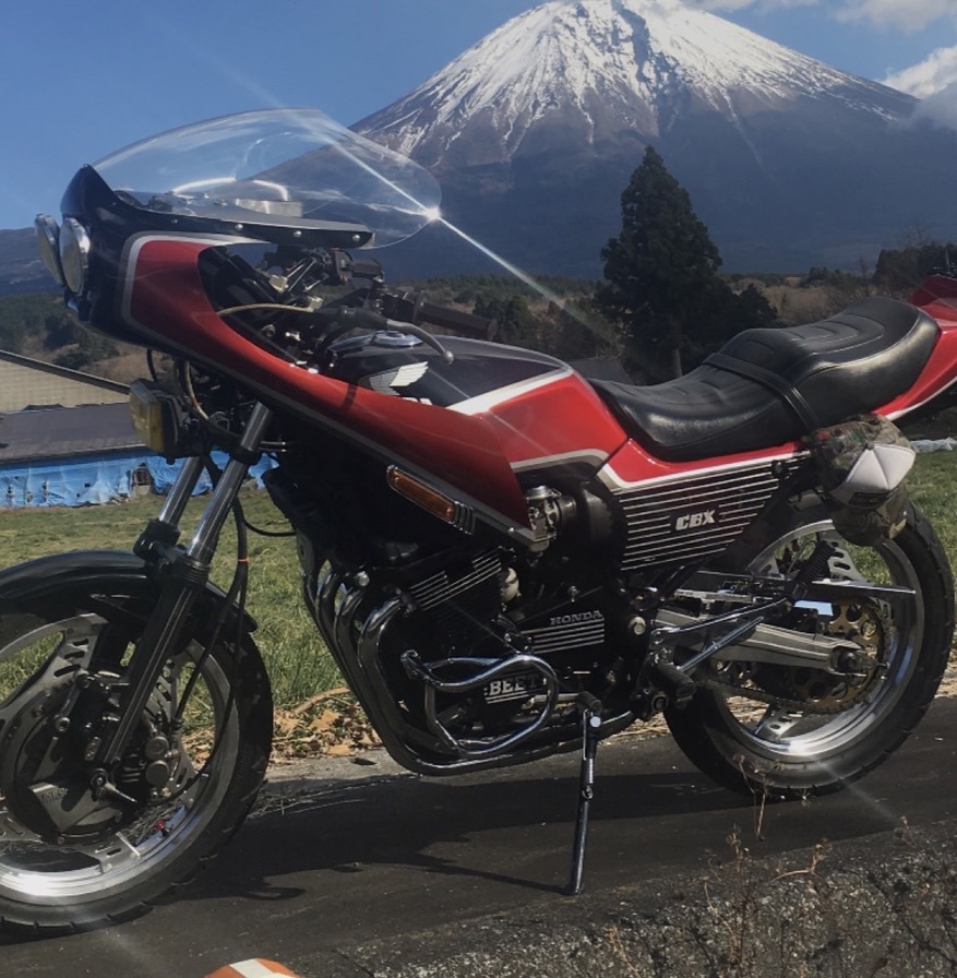 Yahoo!オークション - CBX400F デュアルカウル 2型カラー 黒赤 ライト