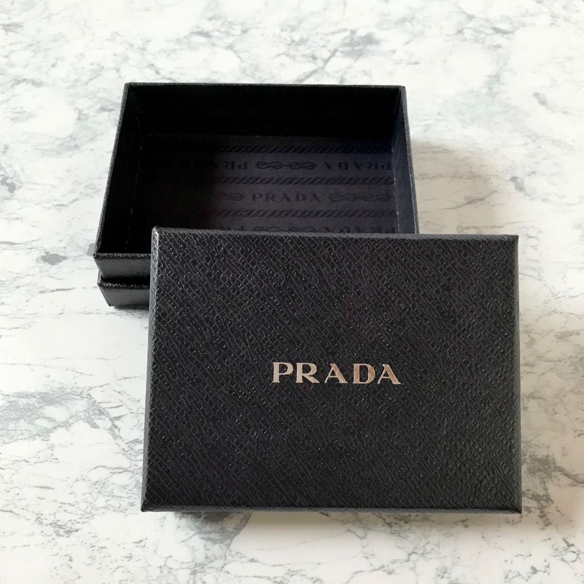 美品】PRADA プラダ キーケース 箱 ギフト ギフトボックス プレゼント