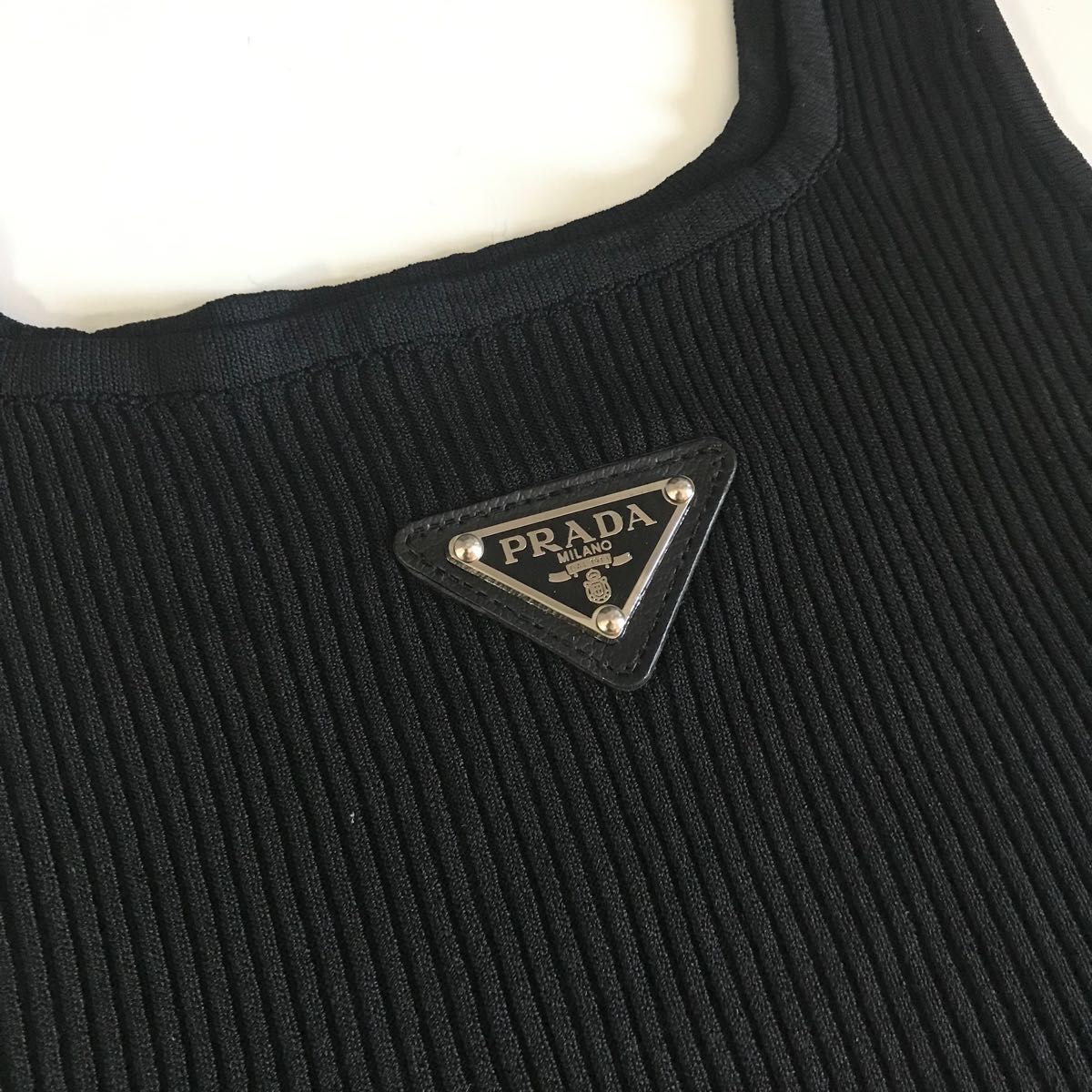 PRADA プラダ タンクトップ ノースリーブ キャミソール トップス