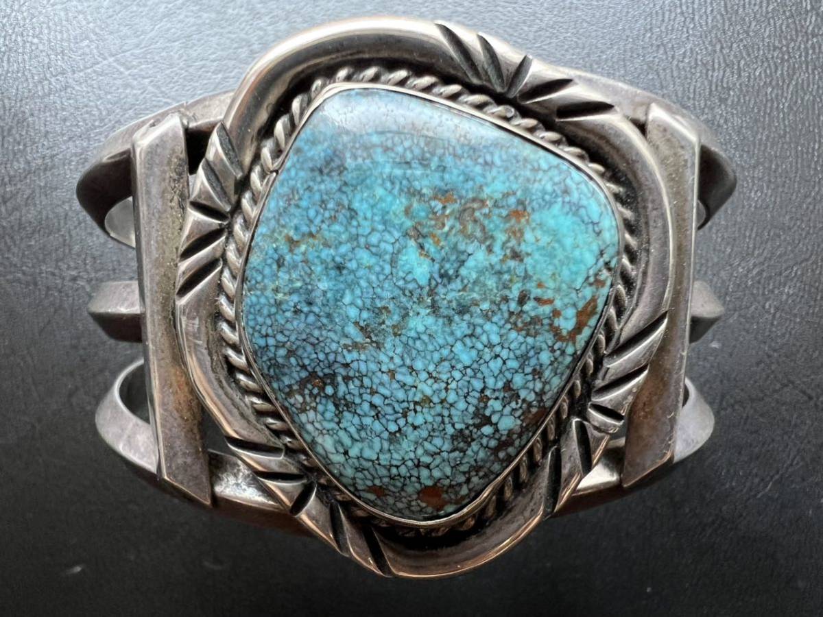 NAVAJO【OLD PAWN】1970's High Grade Nevada Blue Turquoise ネバダ