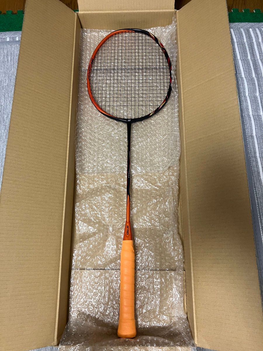 美品】バドミントン アストロクス99 サンシャインオレンジ 4U5 ケース