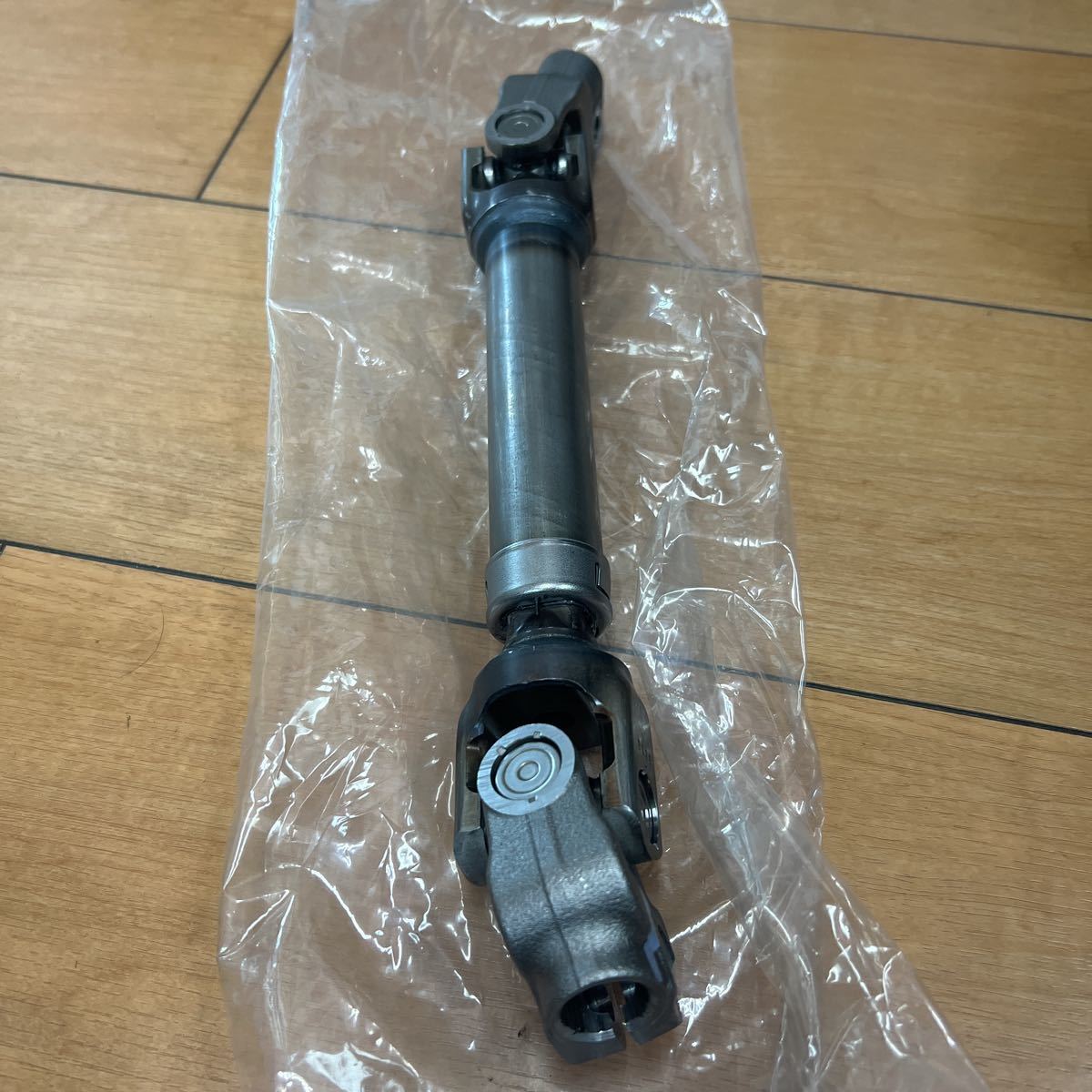 トヨタ純正プリウスα インタミシャフト ステアリング シャフト 45260
