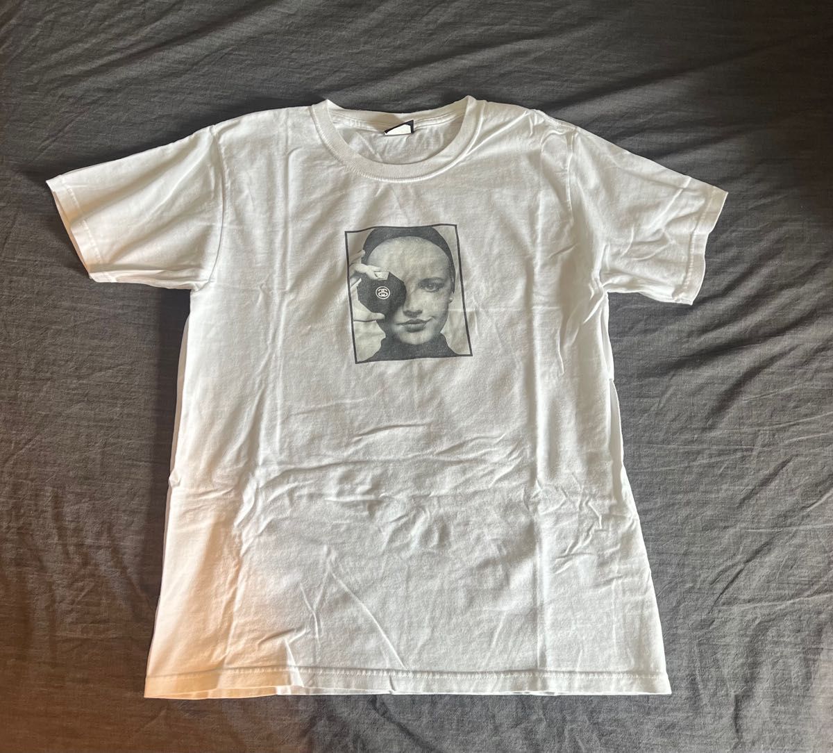 ステューシー カールラガーフェルド 追悼 記念Tシャツ STUSSY シャネル