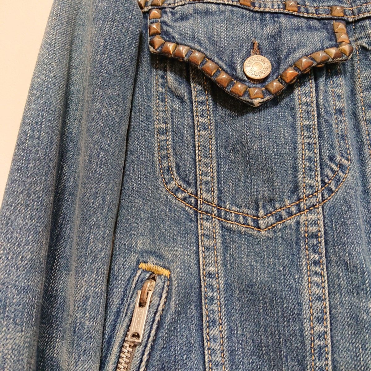 ヒステリックグラマー スタッズデニムジャケット ヴィンテージ加工