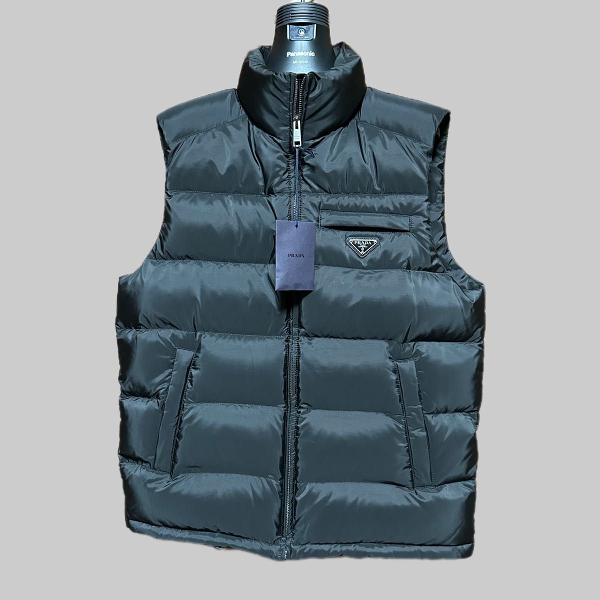 未使用プラダPRADAメンズダウンベスト 52 黒 着画あり VEST｜Yahoo