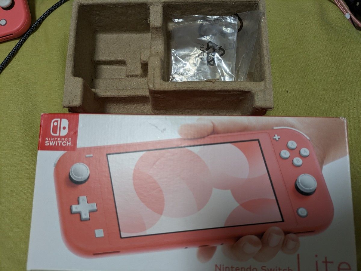初期化済み・ほぼ未使用】Nintendo Switch Lite コーラル 持ち運び用