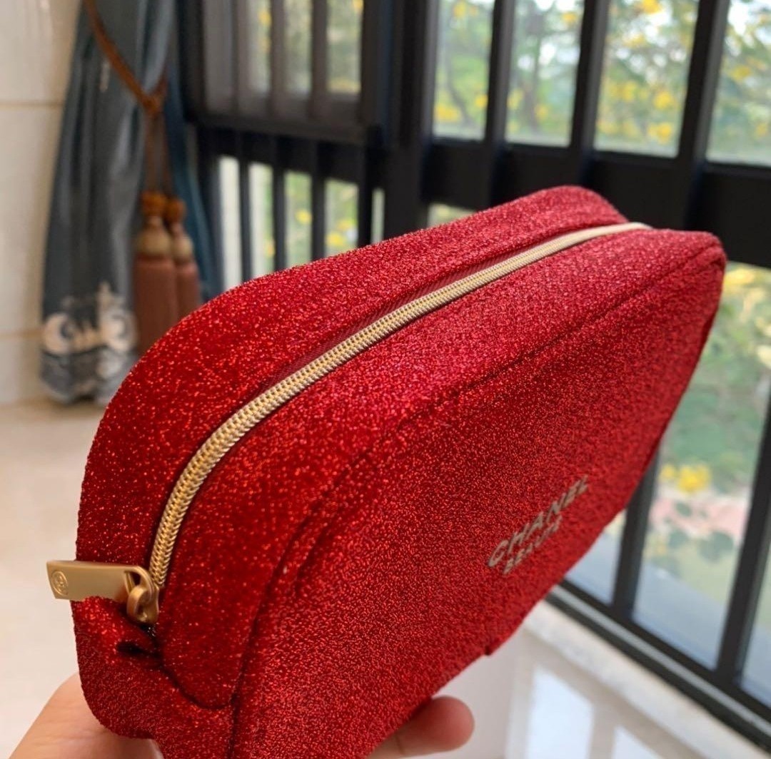 シャネル クリスマスノベルティ ポーチ ショルダー ロゴ CHANEL