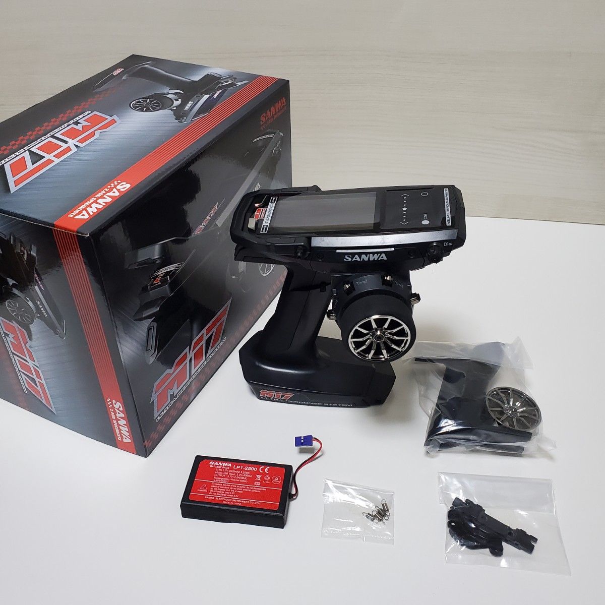 サンワ プロポ SANWA M17 送信機 2 4GHz 正常動作品 ラジコン 三和電子