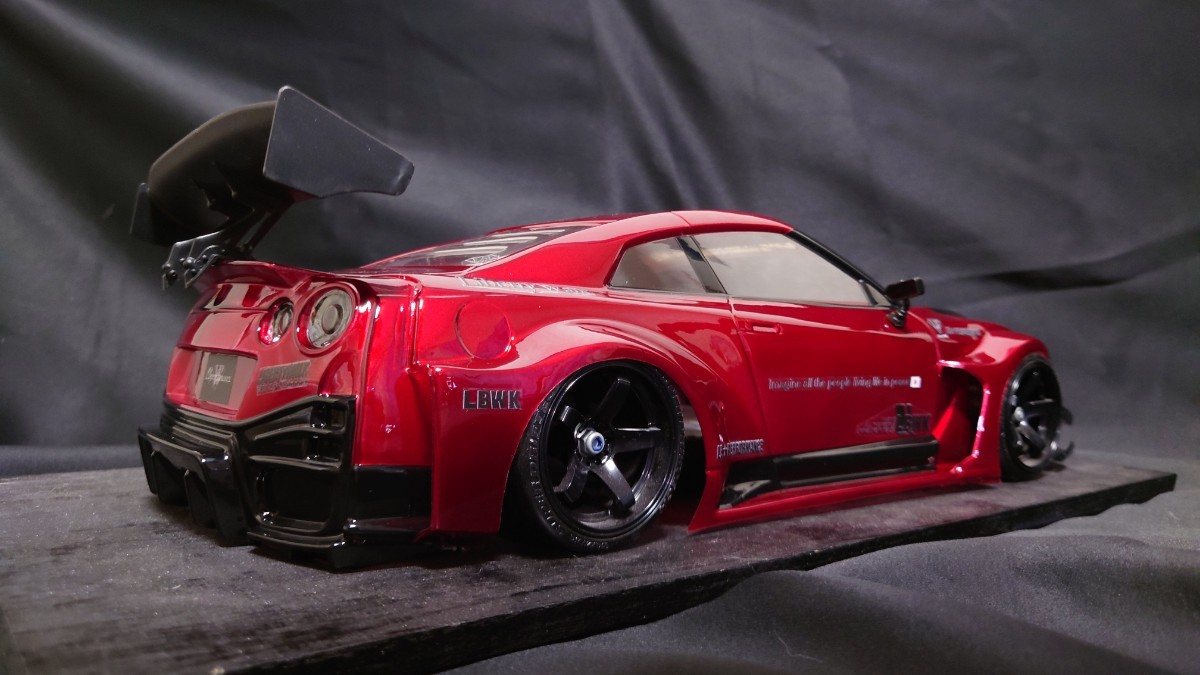 ラジコンボディ TETSUJIN R35 GT-R リバティーウォーク 塗装済