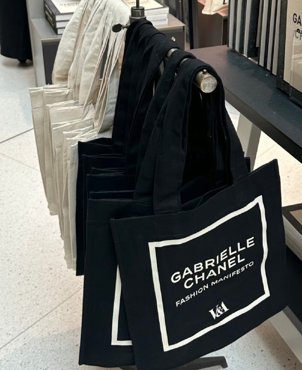 シャネルChanel V&A美術館 コラボトートバッグ ガブリエル 新品未使用
