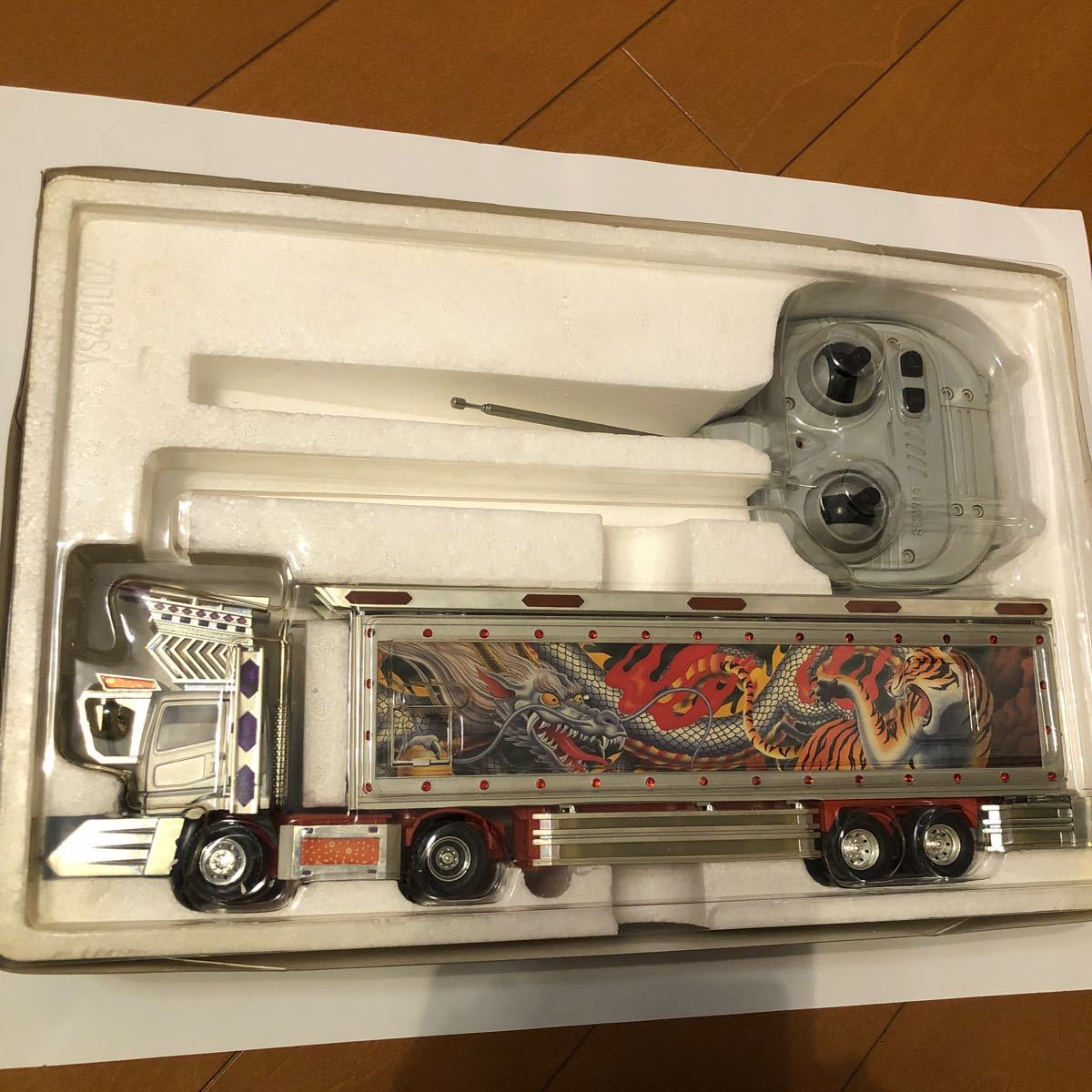 Yahoo!オークション - RCデコトラ ラジコン スカイネット 荒武者 1/43