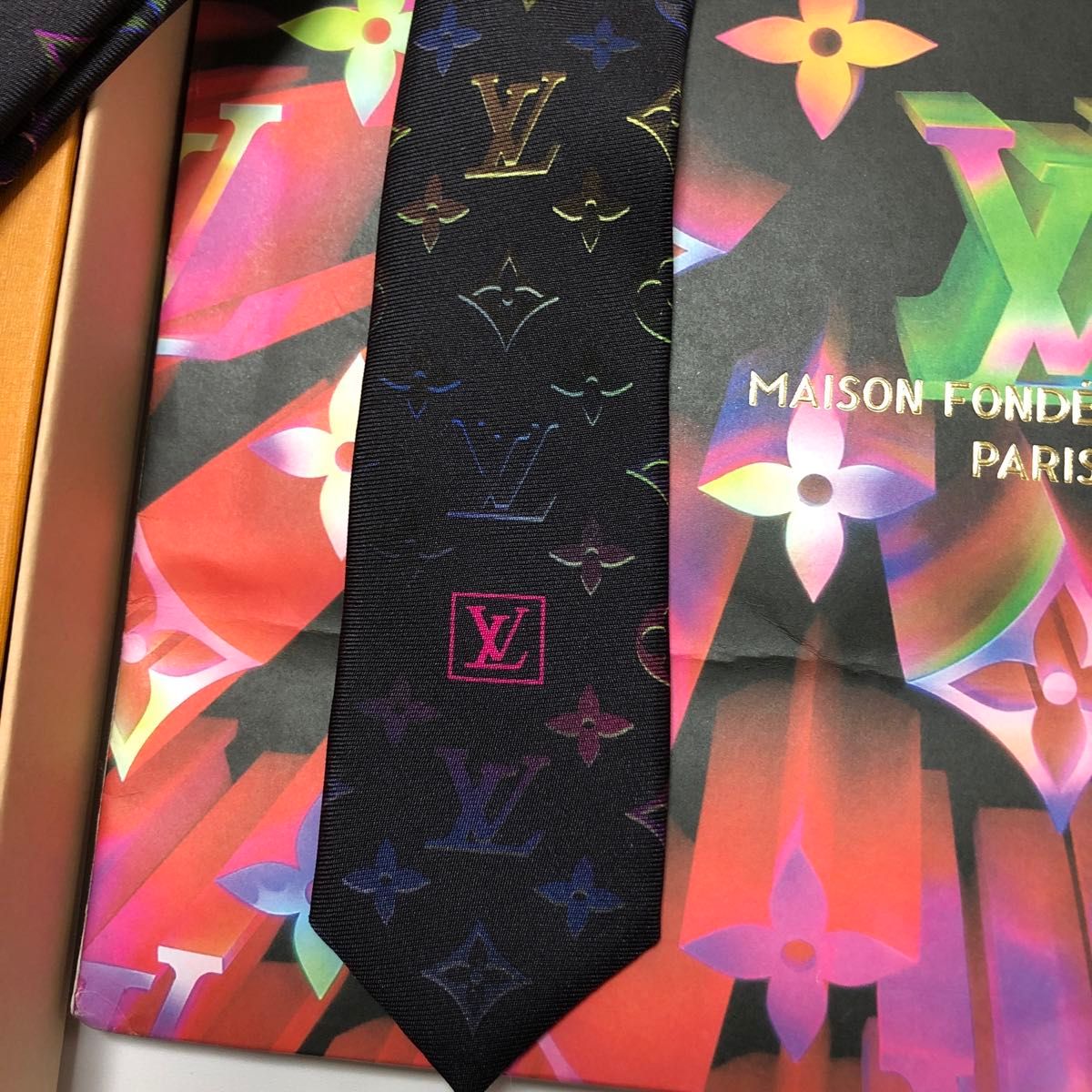限定品 未使用箱付 袋付 LVルイヴィトン ネクタイ モノグラム ネオン