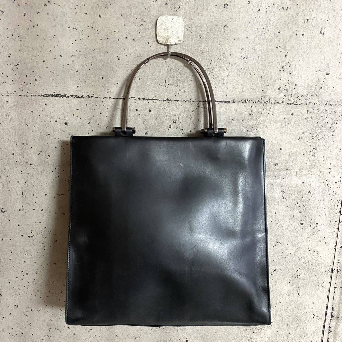本物 GUCCI グッチ シルバーハンドル カーフレザートートバッグ 黒