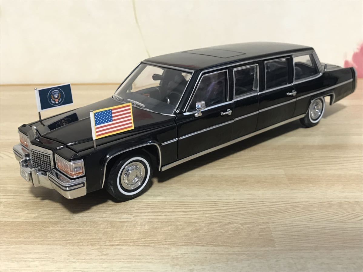 送料無料 1/24 キャデラック 大統領 リムジン ミニカー ROAD SIGNATURE