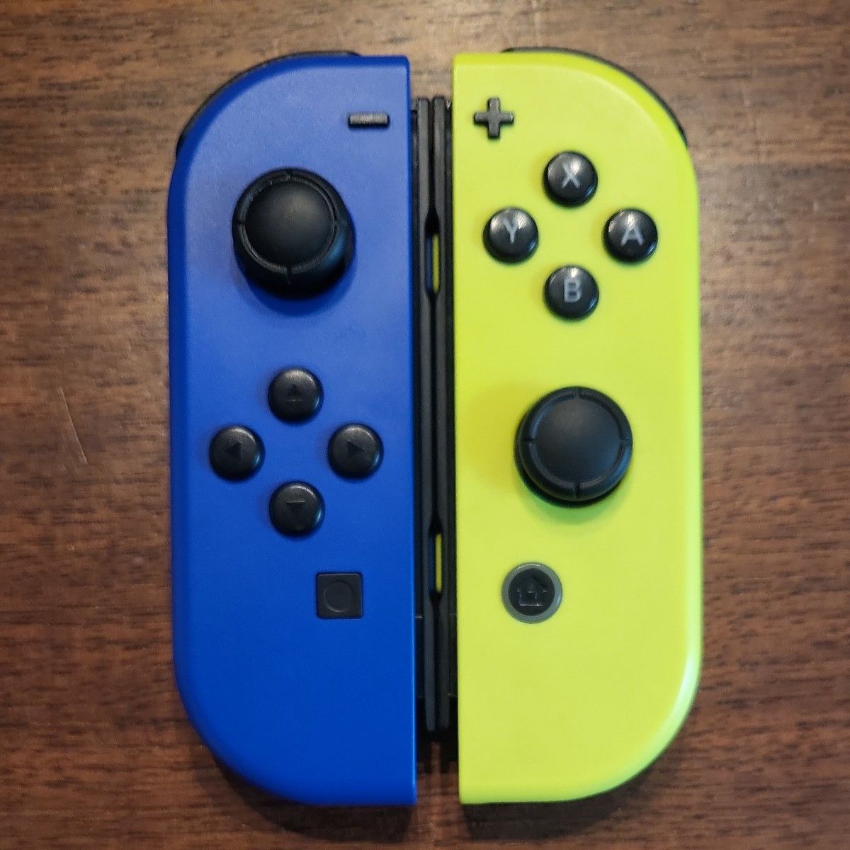 Nintendo Switch 青/黄 Joy-Con 本体 Nintendo Switch 本体 青/黄 Joy