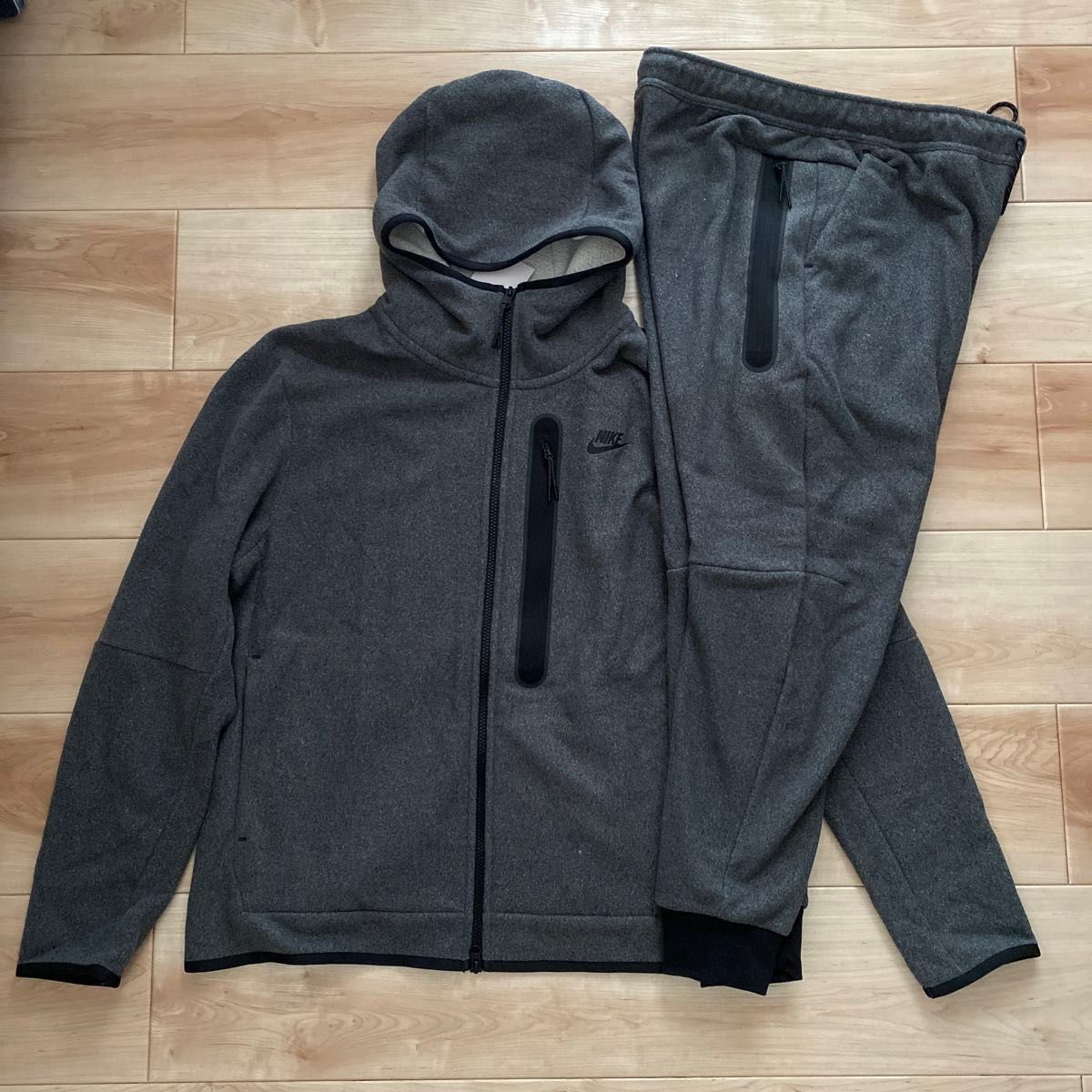 NIKE テックフリース ダークグレー ジョガーパンツ パーカー