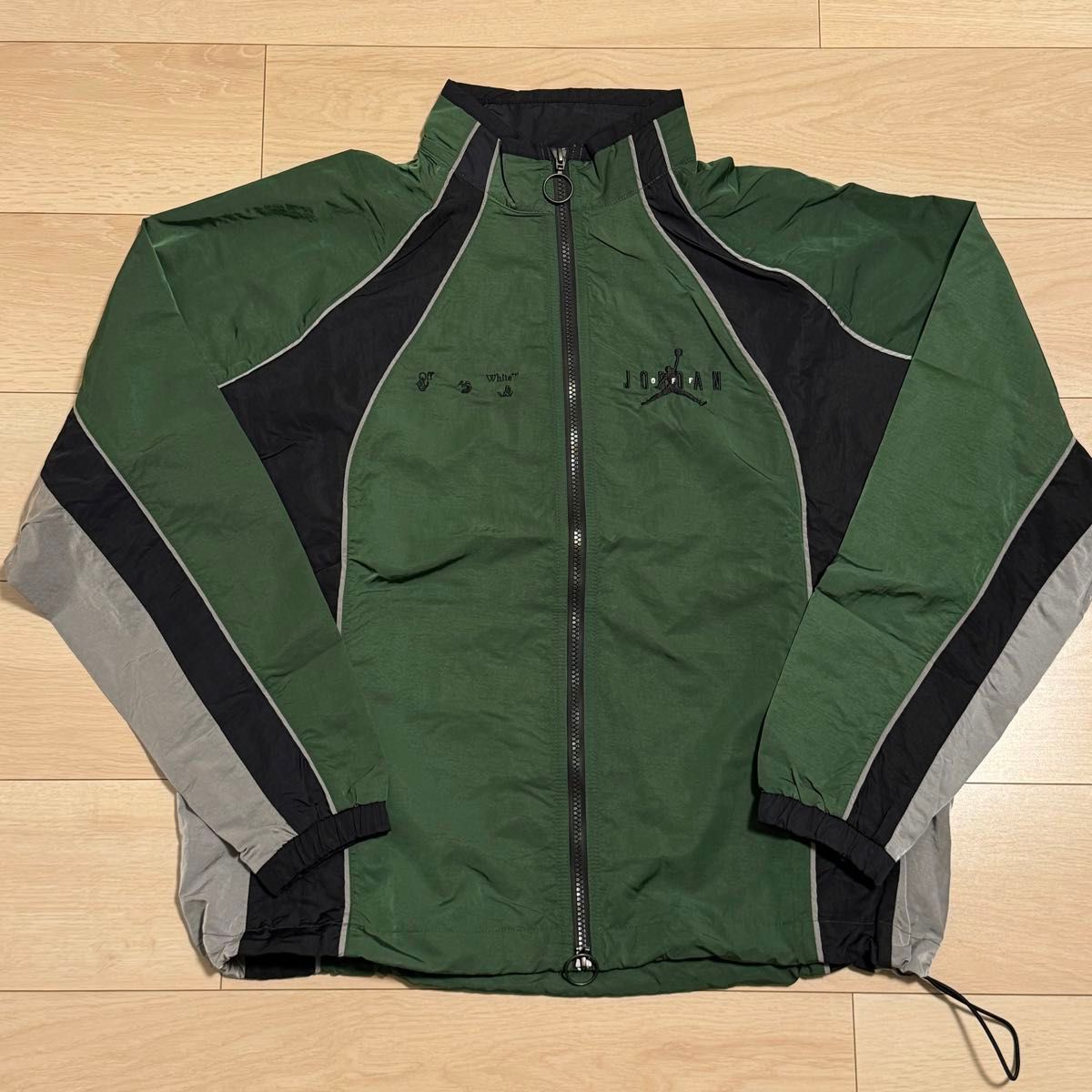 新品 NIKE ナイキ エアジョーダン オフホワイト ナイロンジャケット L