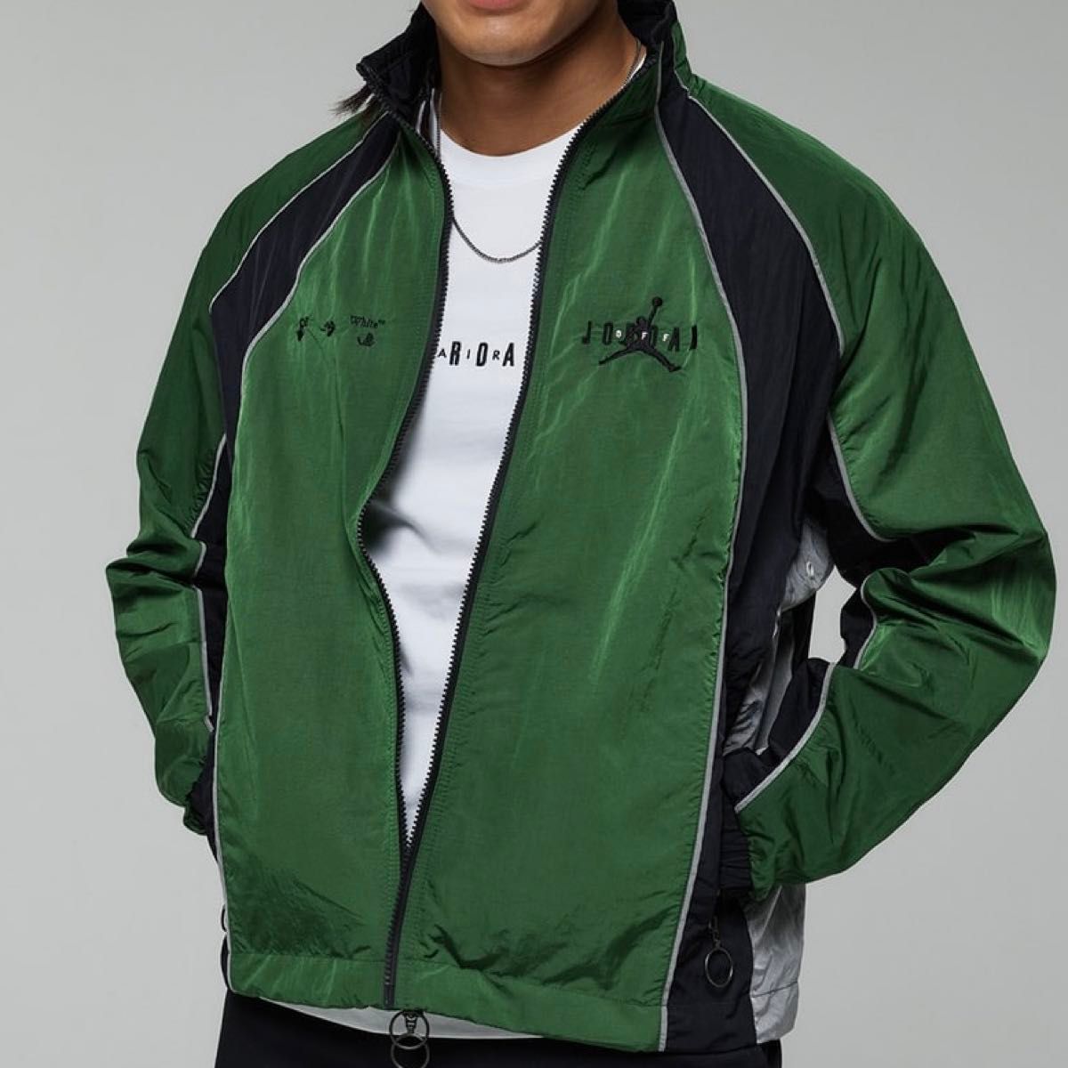 新品 NIKE ナイキ エアジョーダン オフホワイト ナイロンジャケット L