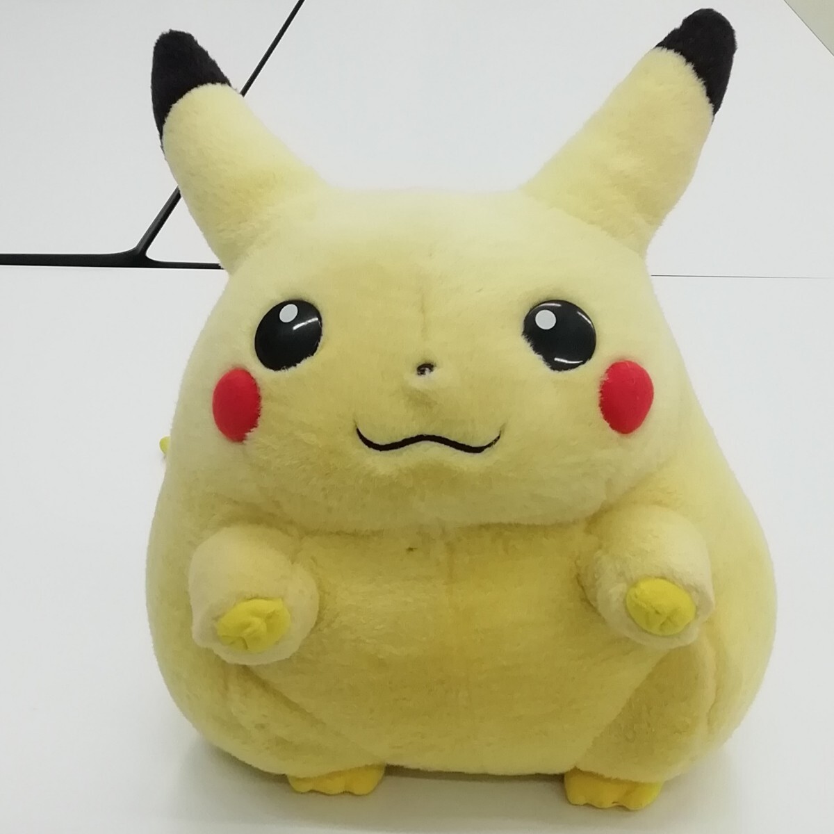 Yahoo!オークション - TOMY トミー 当時物ピカチュウ ぬいぐるみ初期