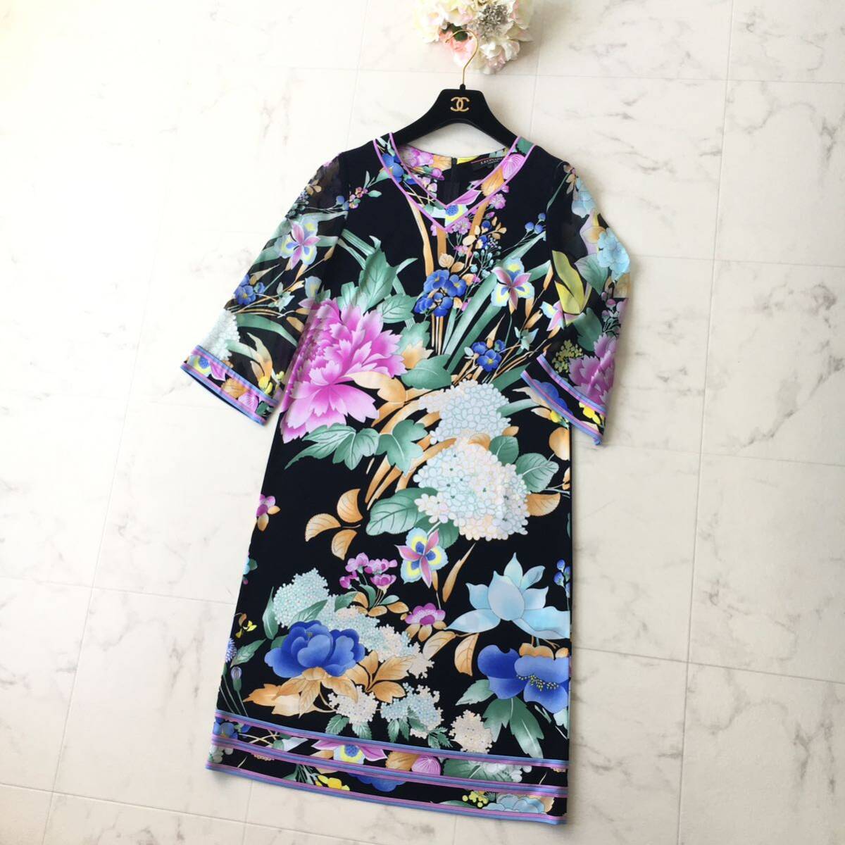 新品同様 LEONARD レオナール カンカン ストレッチ 花柄 ワンピース