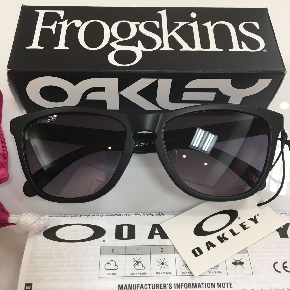 ゴルフ コンペ景品の余り OAKLEY Frogskins オークリー フロッグスキン