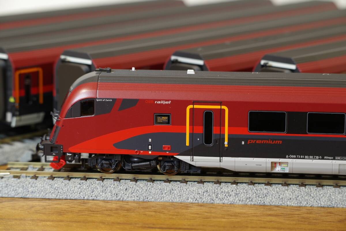 Yahoo!オークション - Roco Railjet 8両セット DCCサウンド付 OBB Taur