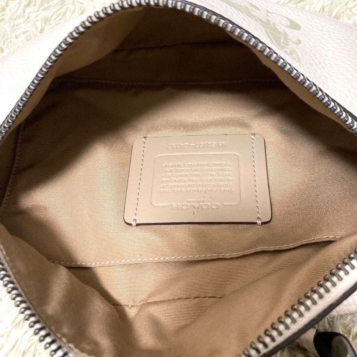 極美品】COACH コーチ ボディバッグ レザー ホワイト 白 ホースロゴ
