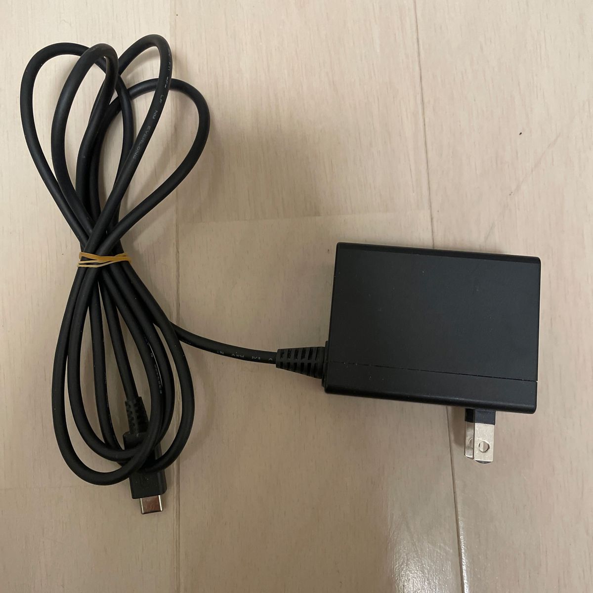 ニンテンドースイッチライト(本体 充電器のみ) 箱無し 256M sdカード