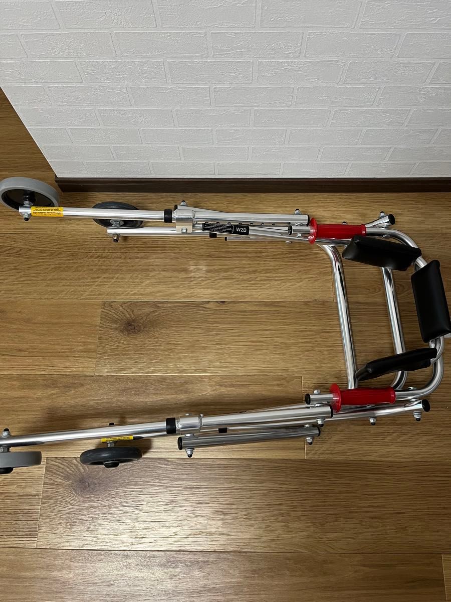 肢体不自由児用歩行器 PCW(ポスチャーコントロールウォーカー)+足交差